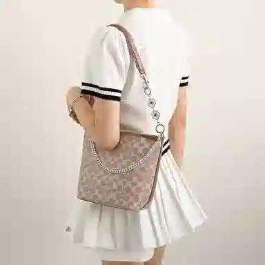 COACH City17