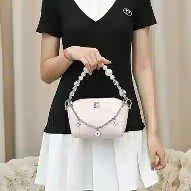 兰宝梵 适用纪梵希 裸色化妆包 便携收纳 个性包肩带手提链 超纤 金属 包周边改造 女款 粉色