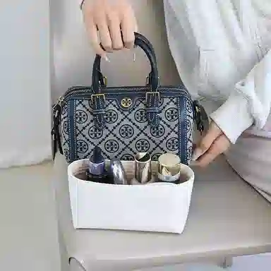 TB T Monogram