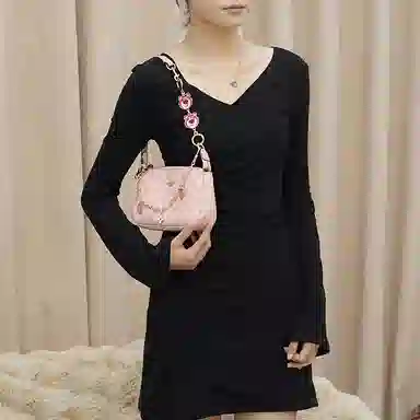 Disney COACH Nolita 19