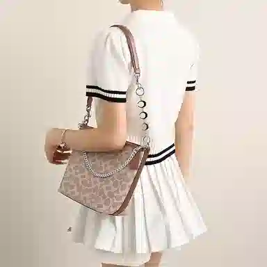 COACH City17