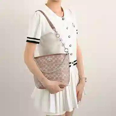 COACH City17