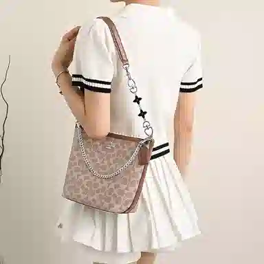 COACH City17