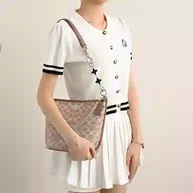 COACH City17