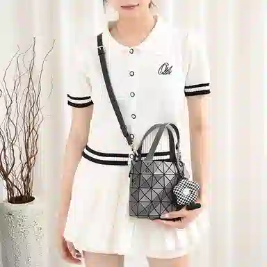 兰宝梵 适用 三宅一生 迷你托特包 亚克力皮链肩带改造 花朵挂件包带 牛皮 包周边 男女同款情侣款 黑色