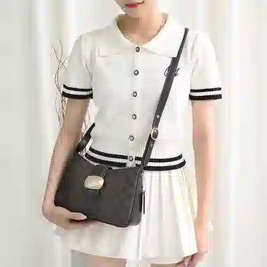 COACH Eliza Shoulder bag25