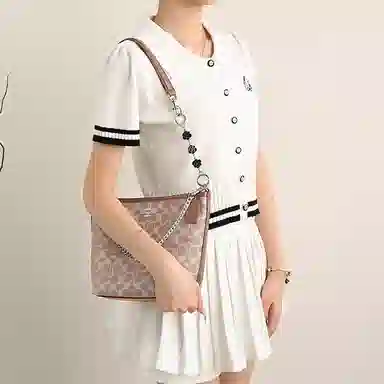 COACH City17