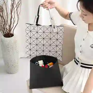 兰宝梵 适用三宅一生 六格方盒 内袋轻薄防水改造 整理收纳包 杜邦纸 包周边 女款 黑色