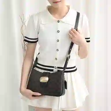 COACH Eliza Shoulder bag25