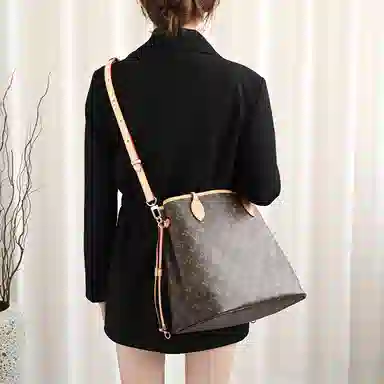 LV neverfull