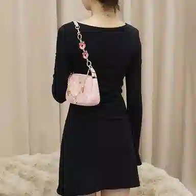 Disney COACH Nolita 19