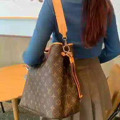 LV NEVERFULL Tote