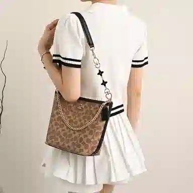 COACH City17