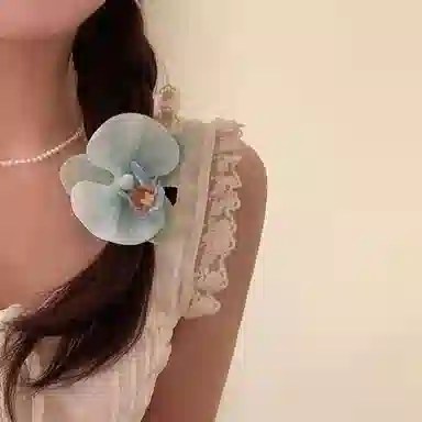 MACE MAVA Butterfly Flower Hair Clip