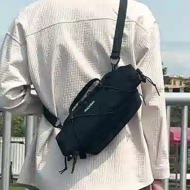 木林森 时尚简约条纹小众设计通勤机能防泼水轻便百搭多功能 涤纶 手提单肩斜挎包 男女同款情侣款 黑色