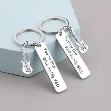 一点潮玩 不锈钢吉他 创意挂牌 小众钥匙链包包钥匙扣 谷圈挂件