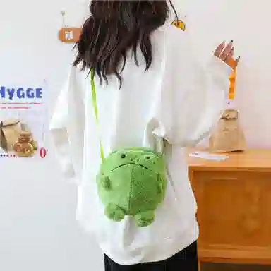 一点潮玩 丑萌青蛙斜挎包 绿色可爱 玩偶周边