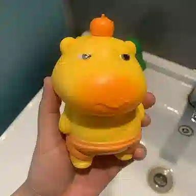 一点潮玩 水豚噜噜小水枪 萌趣手动按压式夏季打水仗手持 玩具