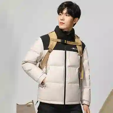 鸭鸭 时尚韩版字母拼色满印短款立领户外休闲防寒面包羽绒服 男款