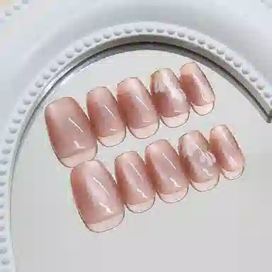 馨枕居 温柔郁金香  穿戴甲 短方圆裸色晕染 猫眼