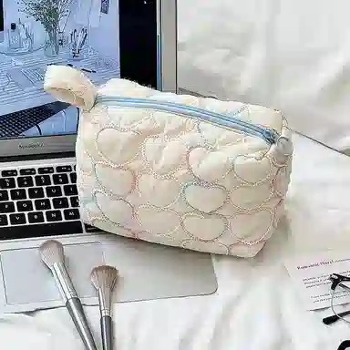 馨枕居化妆包大容量绗缝爱心收纳包可爱便携文具袋洗漱包逛街手拿包化妆包 便携收纳防尘