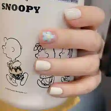 馨枕居 春日清新花朵  穿戴甲 短方蓝色黄色跳色 可爱