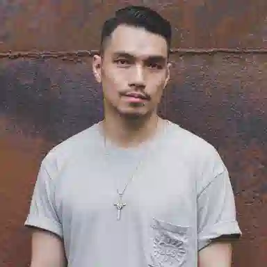 Ruibeila Cross Pendant