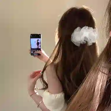 芒果饰品 韩系绝美白色褶皱细闪香蕉夹 欧根纱 发夹 女款