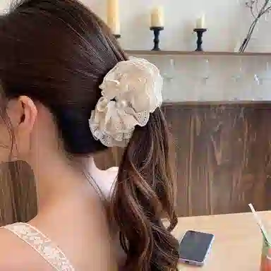 芒果饰品 韩系米色珍珠蕾丝香蕉夹后脑勺 亚克力 发夹 女款