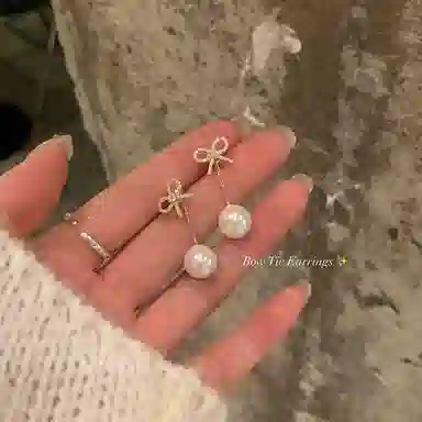 芒果饰品 适合秋天的后挂式蝴蝶流苏珍珠独特轻奢高级感 铜 耳环 女款