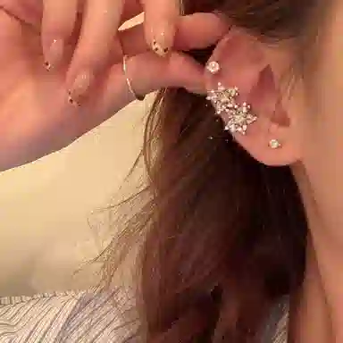 芒果饰品 绝美气质高级感轻奢闪锆双星星无耳洞耳骨夹 铜 耳夹 女款