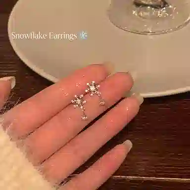 芒果饰品 精致温柔闪耀高亮闪锆雪花 铜 耳环 女款