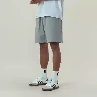 11ESTRANGER ASTRANGER