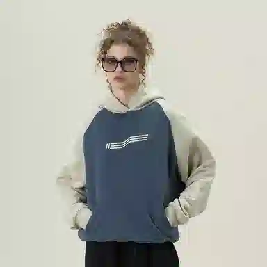 11ESTRANGER ASTRANGER Logo