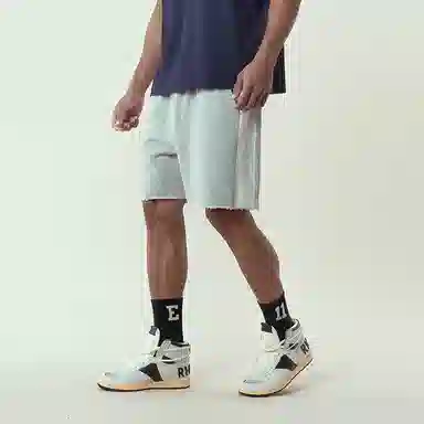 11ESTRANGER ASTRANGER