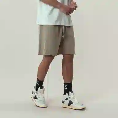 11ESTRANGER ASTRANGER