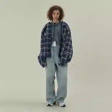 11ESTRANGER ASTRANGER