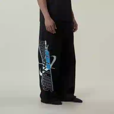 11ESTRANGER ASTRANGER