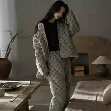 同语 寒冬保暖服 × 三层夹棉 睡衣女秋冬季三层夹棉珊瑚绒加厚款套装女士可外穿加绒家居服 家居套装 女款 月亮灰字母网格