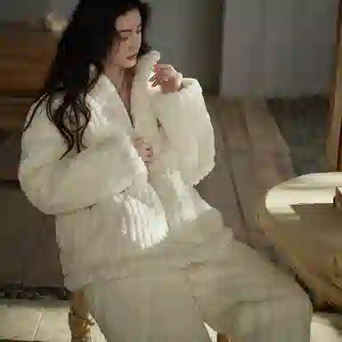 同语 睡衣女士秋冬季珊瑚绒三层夹棉加厚加绒套装冬天可外穿家居服 家居套装 女款 菊白色