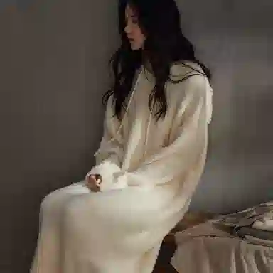 同语 半边绒软绵绵睡衣珊瑚绒加厚款连帽可外穿睡裙 女款 橘白色