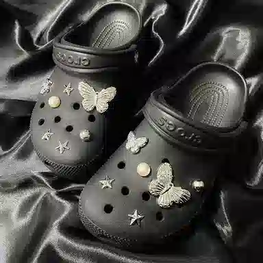 US8ACC Crocs DIY