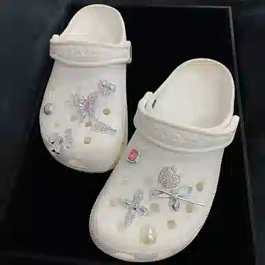 US8ACC crocs