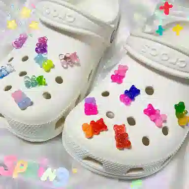 US8ACC Rainbow Bear Shoe Charm