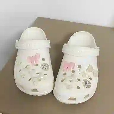 US8ACC insmiu CrocsDIY