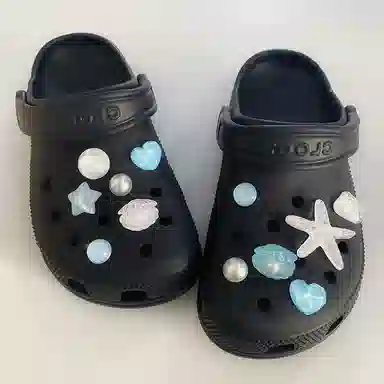 US8ACC crocs