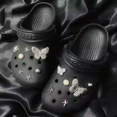 US8ACC Crocs DIY
