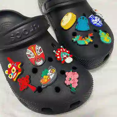 US8ACC CrocsDIY