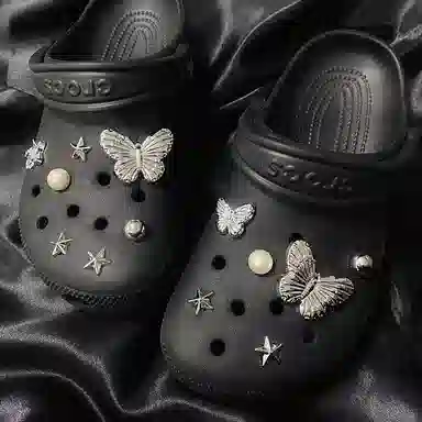 US8ACC Crocs DIY