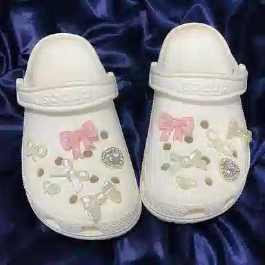 US8ACC insmiu CrocsDIY